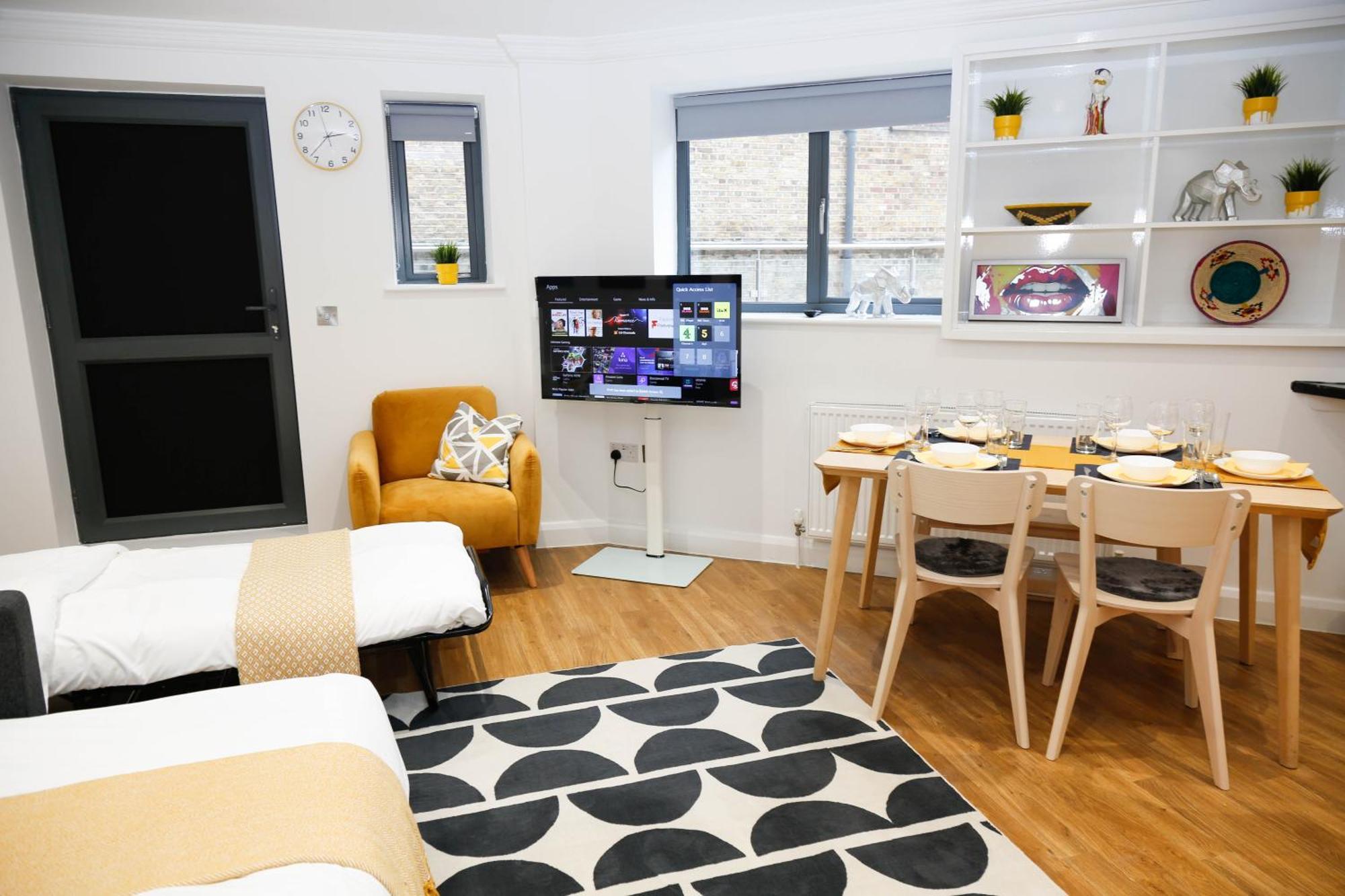 New Luxury Apartments In Central Location Next To Shops, Cafes, Bars & Metro Londen Buitenkant foto