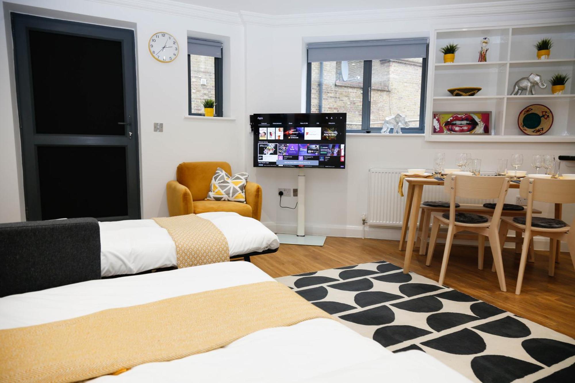 New Luxury Apartments In Central Location Next To Shops, Cafes, Bars & Metro Londen Buitenkant foto