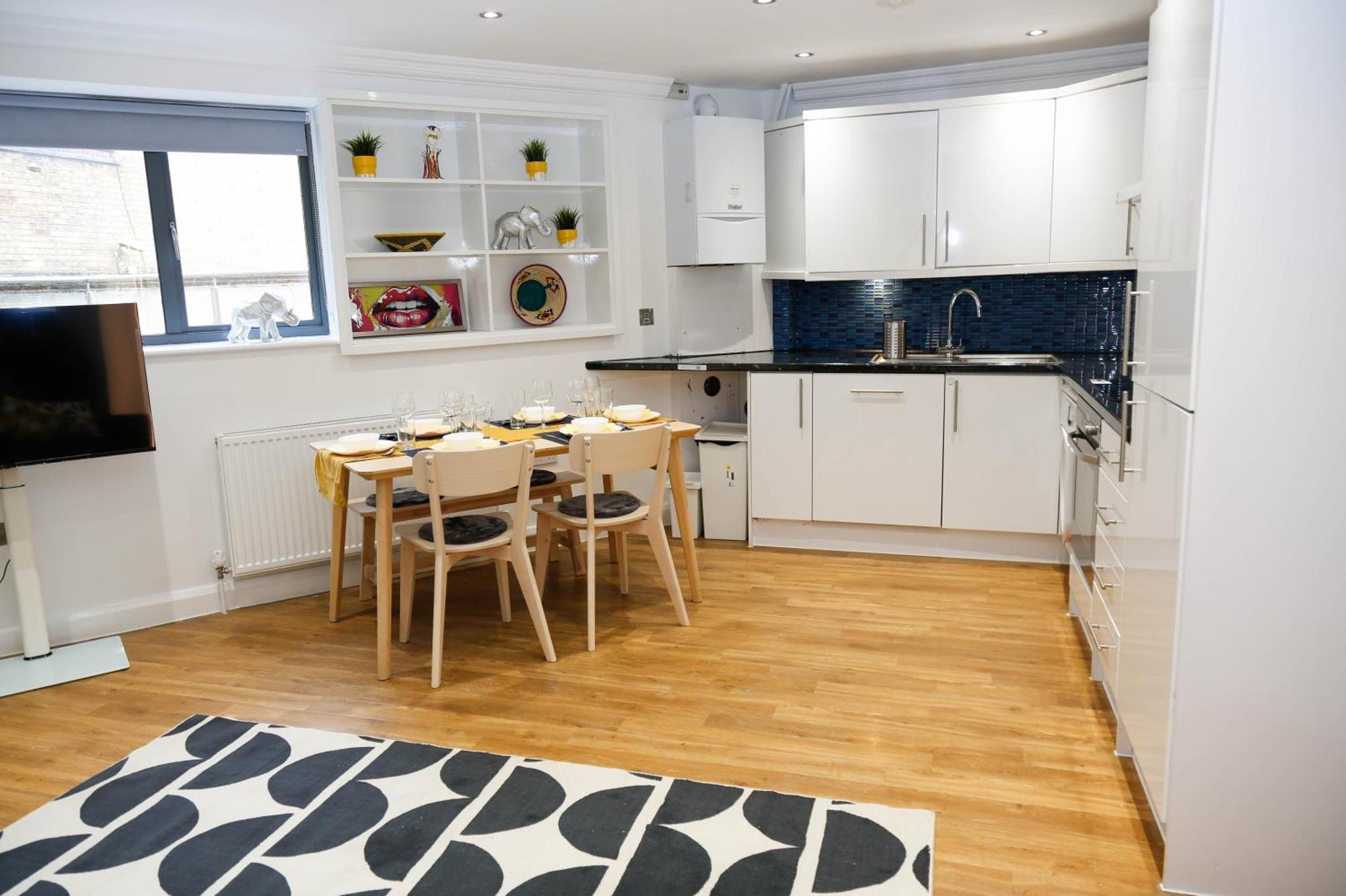 New Luxury Apartments In Central Location Next To Shops, Cafes, Bars & Metro Londen Buitenkant foto
