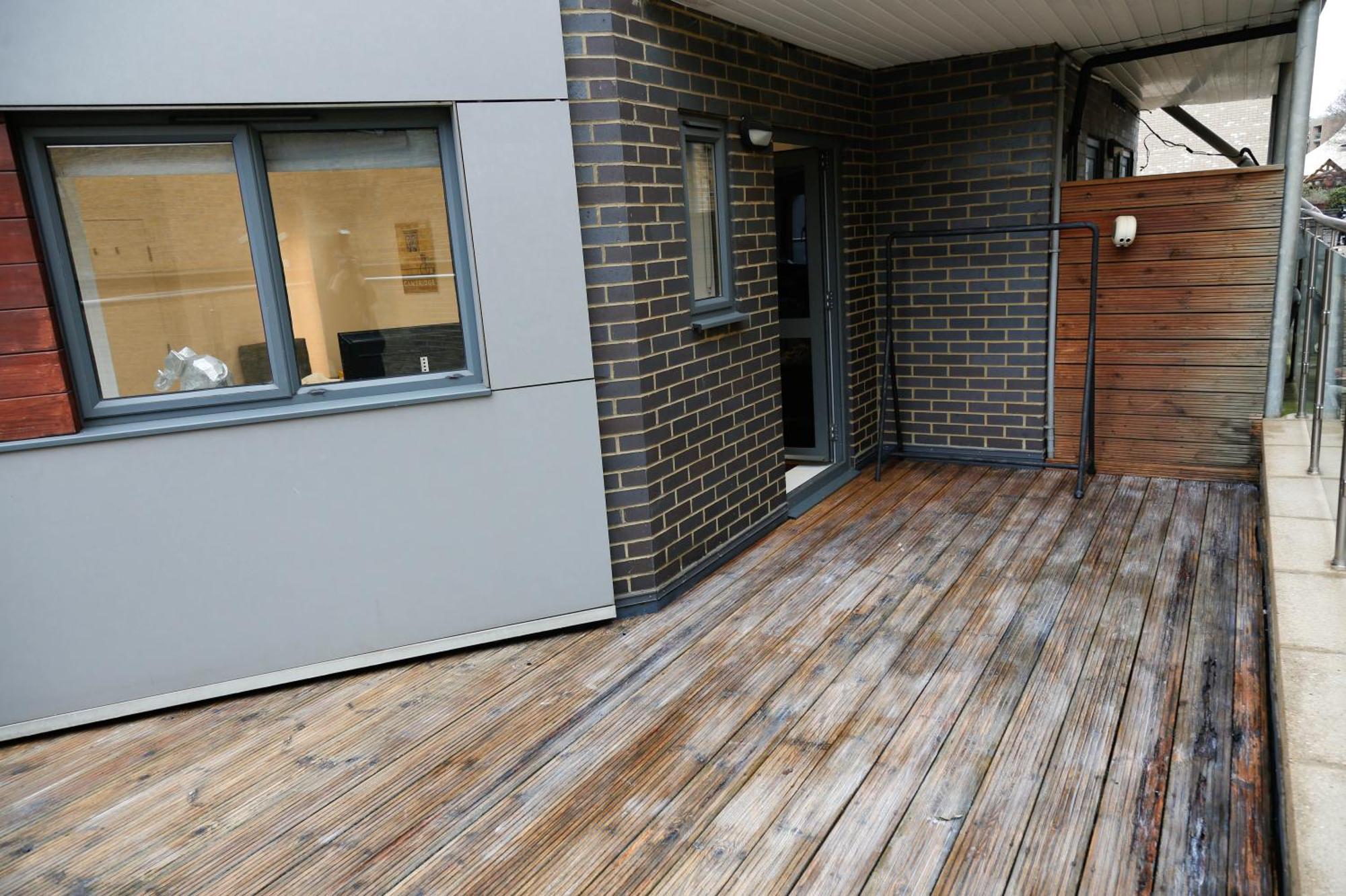 New Luxury Apartments In Central Location Next To Shops, Cafes, Bars & Metro Londen Buitenkant foto