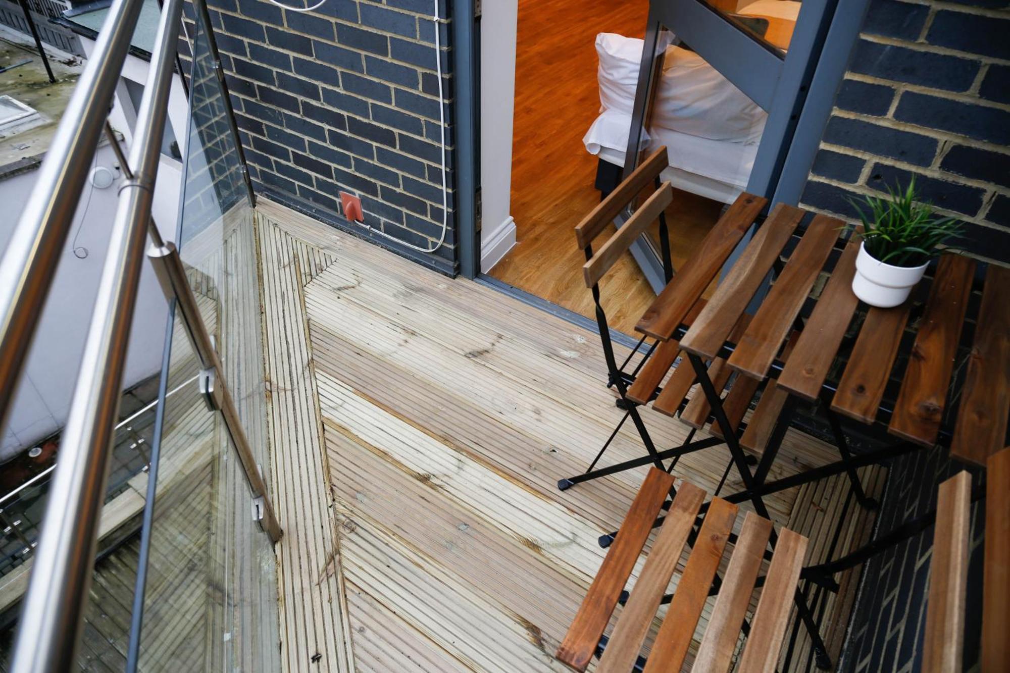 New Luxury Apartments In Central Location Next To Shops, Cafes, Bars & Metro Londen Buitenkant foto
