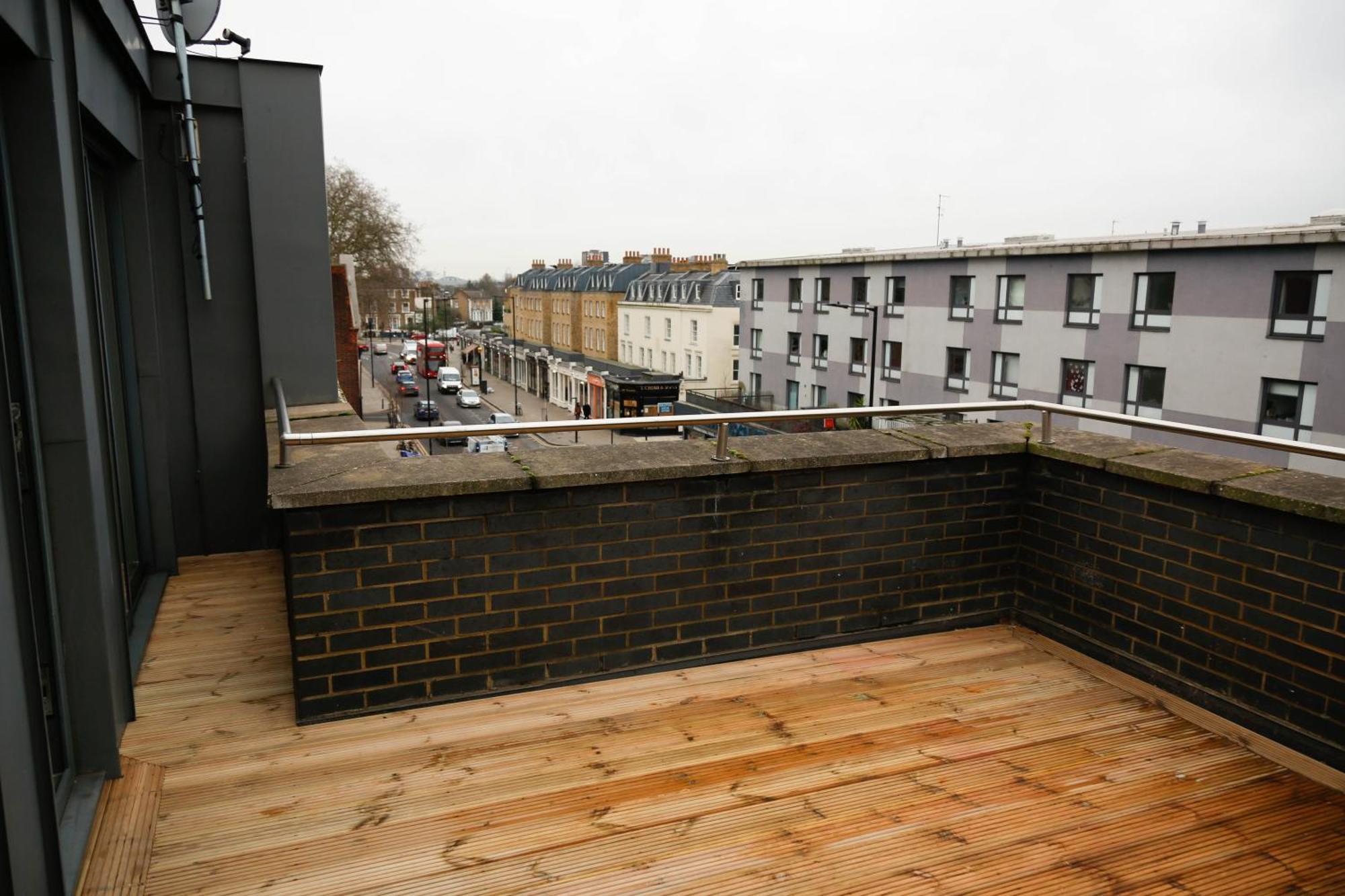 New Luxury Apartments In Central Location Next To Shops, Cafes, Bars & Metro Londen Buitenkant foto