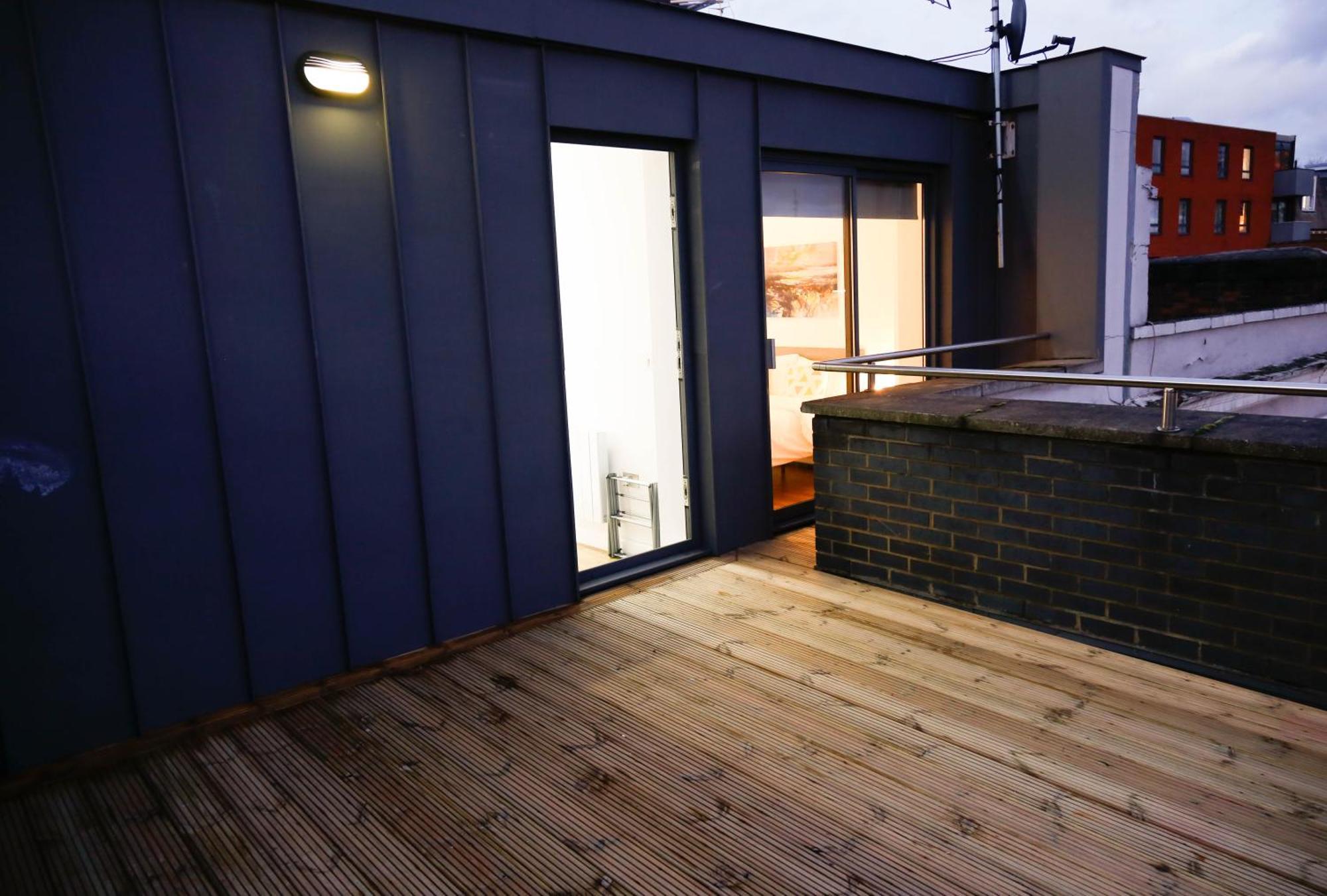 New Luxury Apartments In Central Location Next To Shops, Cafes, Bars & Metro Londen Buitenkant foto