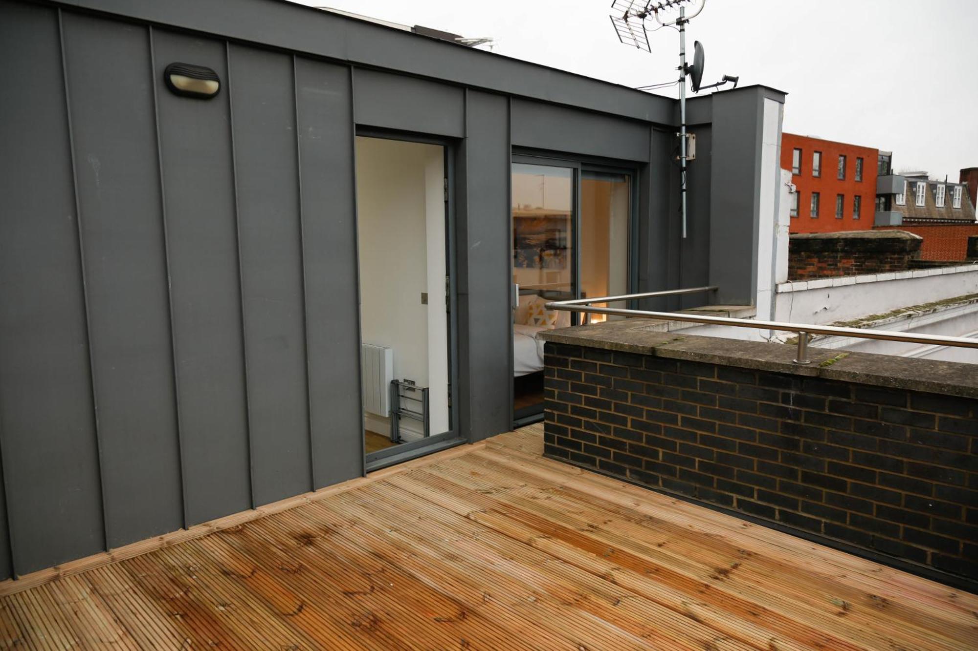 New Luxury Apartments In Central Location Next To Shops, Cafes, Bars & Metro Londen Buitenkant foto