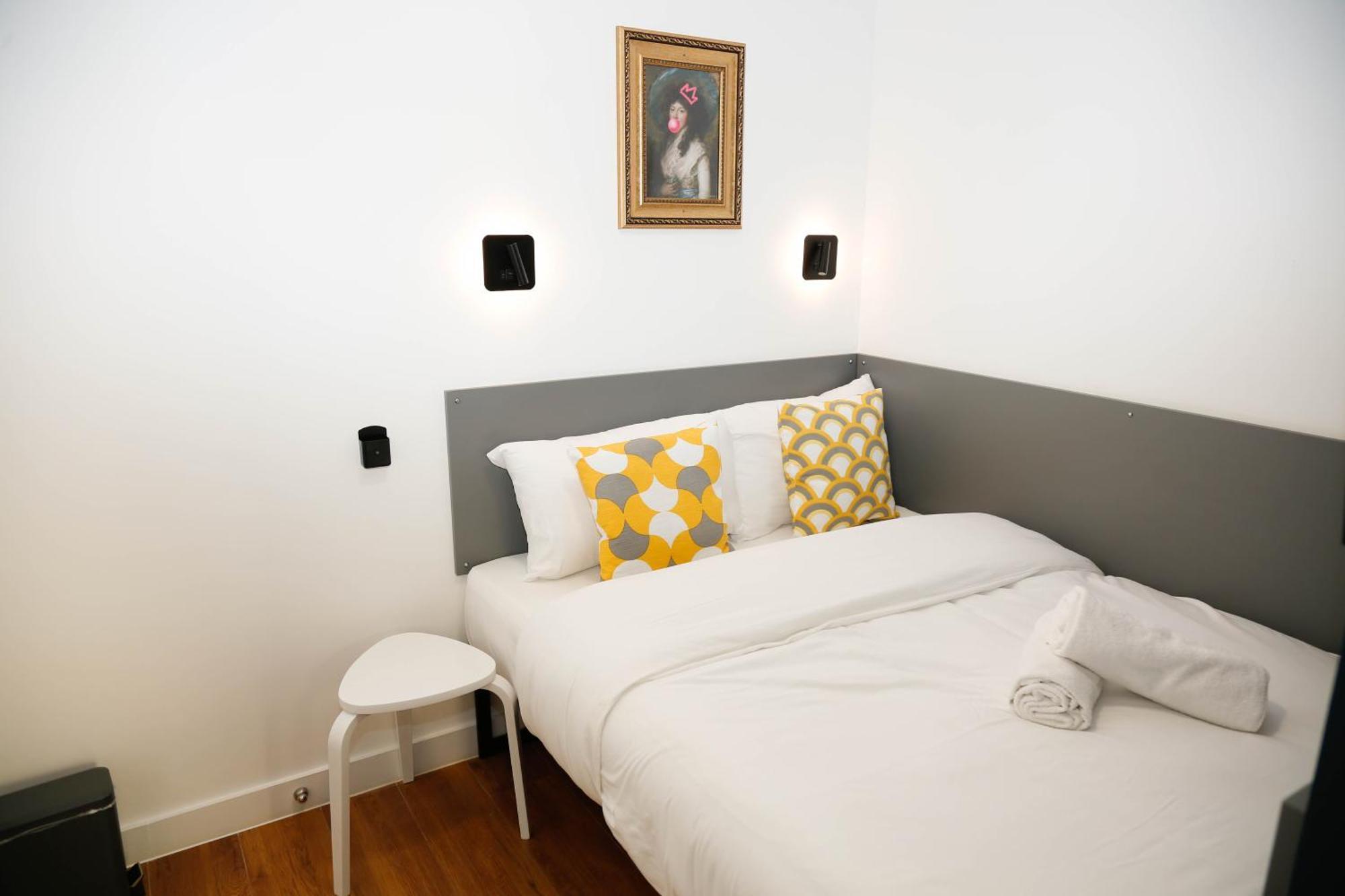 New Luxury Apartments In Central Location Next To Shops, Cafes, Bars & Metro Londen Buitenkant foto